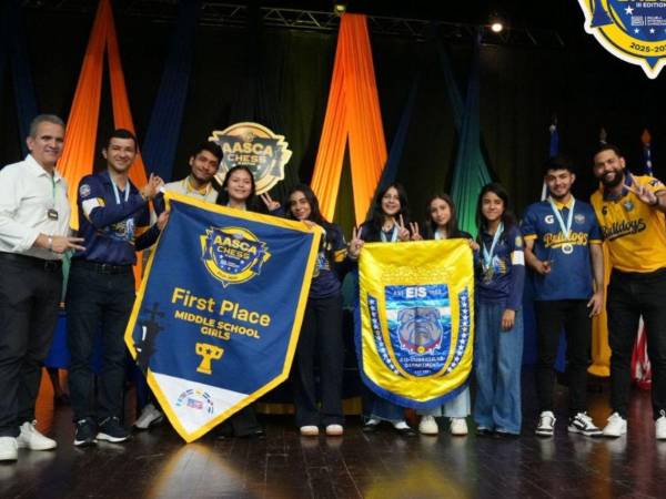 EIS reafirma su liderazgo en el AASCA Ajedrez