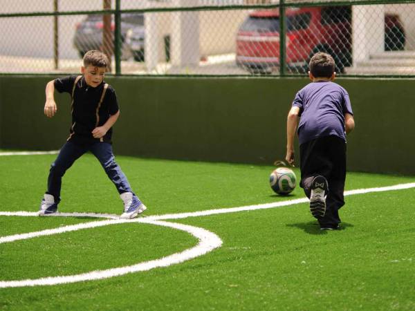 La nueva cancha de futbolito de Vitali brinda a niños y familias un espacio para disfrutar del deporte, la recreación y la convivencia en comunidad.