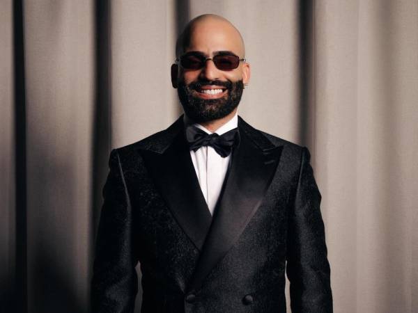 El pasado lunes Arcángel revolucionaba el Movistar Arena de Madrid con su <i>8va maravilla World Tour. 20 aniversario</i> y repetía este jueves con un segundo concierto en la capital donde demostraba, una vez más por qué es uno de los nombres destacados en la escena urbana. Uno de los pioneros que lleva dos décadas reivindicando un género que comenzó siendo marginal y ahora es de masas.