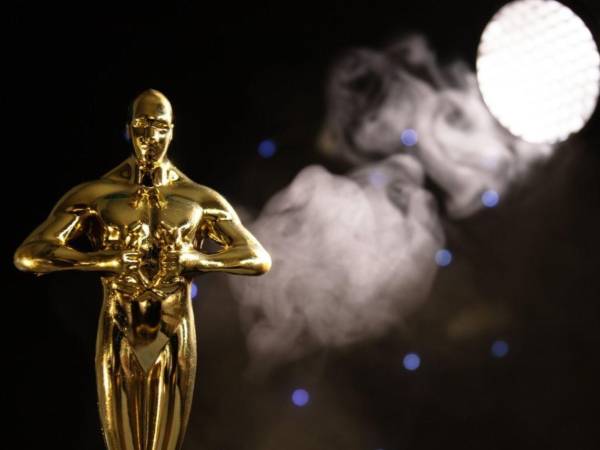 Este año parece ser más emocionante en términos de lo que comúnmente se llama una carrera, dice a EFE Pete Hammond, columnista de premios y principal crítico de cine del medio especializado Deadline. La razón se debe a que los galardones de sindicatos, críticos y academias internacionales han repartido sus reconocimientos más altos a diversos filmes y actuaciones, alimentando la sensación de que casi cualquier resultado es posible cuando se abran los sobres este 15 de marzo en el Teatro Dolby de Los Ángeles.