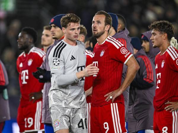 Harry Kane se lució con un doblete en el empate del Bayern Múnich contra el Viking de Noruega.
