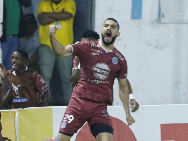 Motagua alza vuelo y se baja al Real España con una genialidad