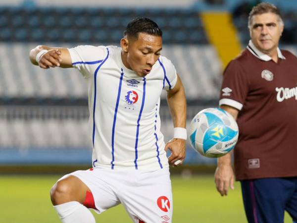 El lateral zurdo Carlos Sánchez fue dado de baja en Olimpia tras el final del Clausura 2026.