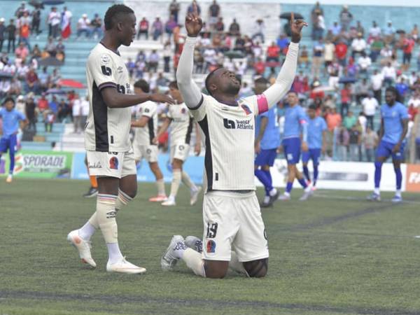 Yustin Arboleda marcó el único gol del partido y Olimpia se llevó el triunfo contra el Génesis PN en La Paz.