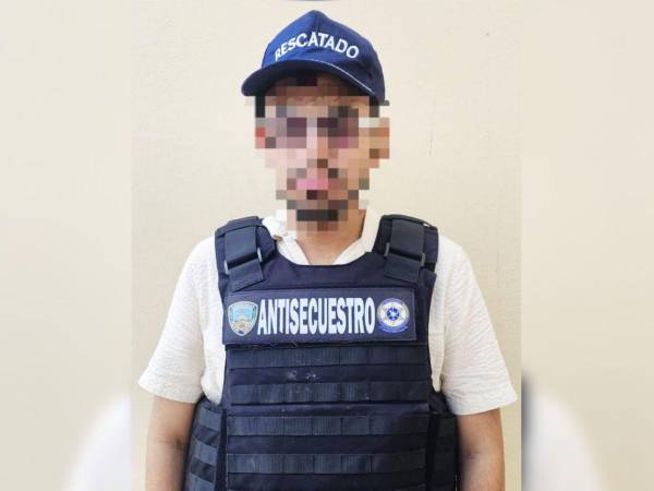 Momentos en que fue rescatado el arquitecto por equipo de la UNAS.