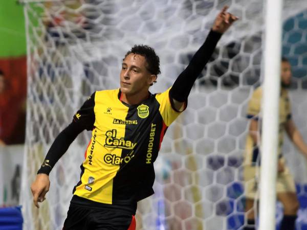 Nixon Cruz se convirtió en la figura del Clásico con su golazo para el triunfo del Real España ante Motagua.