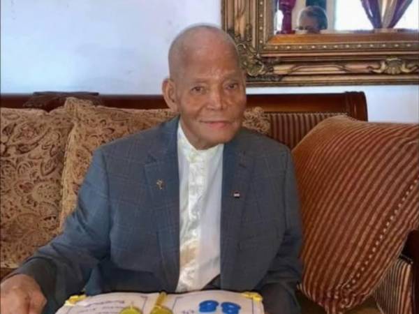 El pastor y excongresista por Islas de la Bahía falleció este domingo en la ciudad de La Ceiba.