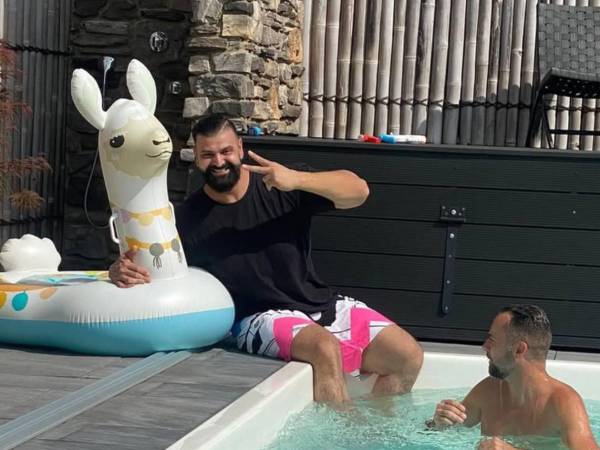 El mundo del deporte y el cine se encuentran de luto tras insólita muerte de un deportista y actor de Netflix.