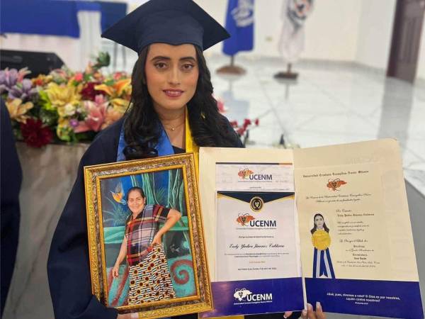 La muerte de Endy Yadira Jiménez Calderón, de 33 años, ocurrida el lunes 5 de octubre dentro de una maquila de la comunidad de Naco, Quimistán, Santa Bárbara, permanece bajo análisis de las autoridades, luego de que la mujer sufriera una descompensación y perdiera la vida.