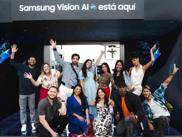Samsung Electronics realizó la presentación oficial de su nueva gama de televisores 2025 con inteligencia artificial <b>Samsung Vision AI</b> que revoluciona la manera de ver TV. El evento se llevó a cabo el jueves, 23 de mayo, en Antigua Guatemala, donde fueron invitados múltiples influencers y periodistas de importantes medios de comunicación latinoamericanos, incluyendo LA PRENSA Y EL HERALDO.