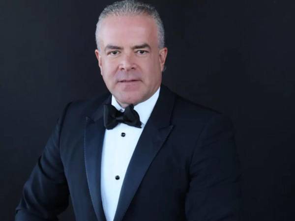 La resolución judicial también incluye a Mauricio Jesús Rocha Botello, hijo del empresario y presidente de Miss Universo México,Raúl Rocha así como a otras cuatro personas señaladas por presuntos delitos de delincuencia organizada y operaciones con recursos de procedencia ilícita.