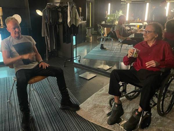 Durante la última visita de Sting a Buenos Aires, el pasado febrero, compartió junto a García una charla entre camarines y luego una cena con amigos.