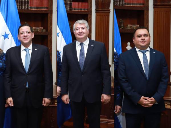 En Casa Presidencial se oficializaron los nombramientos que conforman el gabinete del presidente Nasry Asfura. A continuación, conozca quiénes son los funcionarios clave que integrarán su equipo de Gobierno.