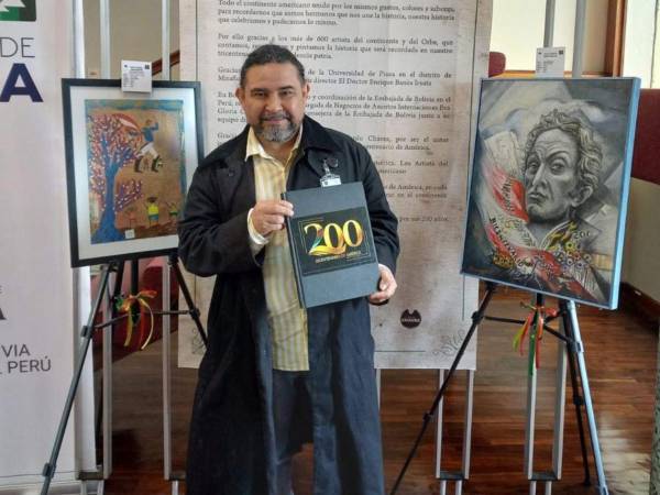 El artista hondureño Jaime Vallardo Chávez, nacido en Goascorán, Valle, en una fotografía de archivo. Es reconocido internacionalmente por su estilo de pintura naif (arte ingenuo) y se le conoce como el Artista de las monedas mundiales debido a que incorpora billetes de distintos países en sus obras para darles un código único.