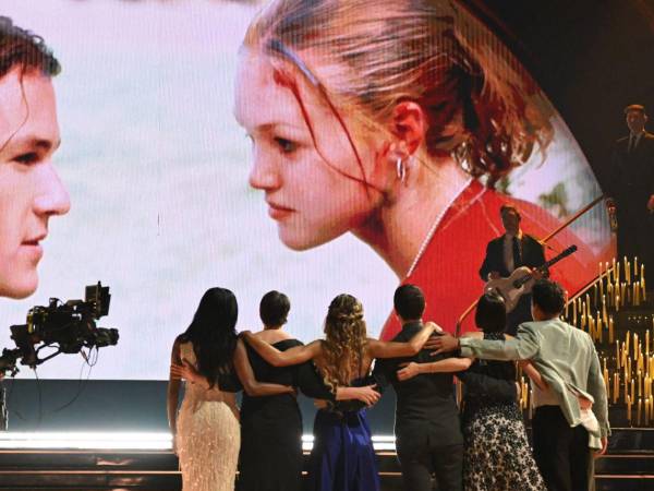 Julia Stiles coprotagonizó junto a Heath Ledger la película 10 Things I Hate About You . (Buena Vista/Everett Collection)