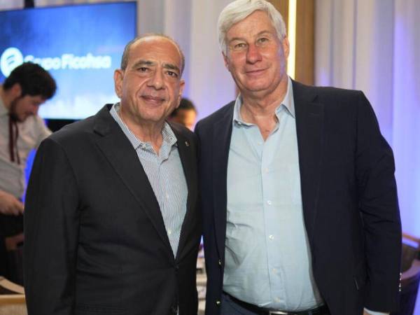 Camilo Atala y Richard Aitkenhead, en el encuentro de líderes empresariales.