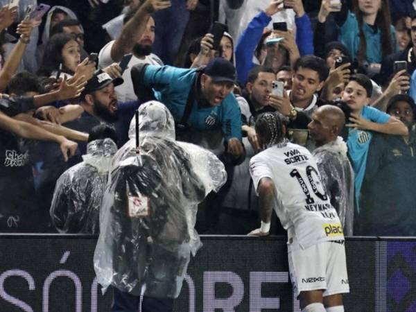 El regreso de Neymar al Santos se empaña.