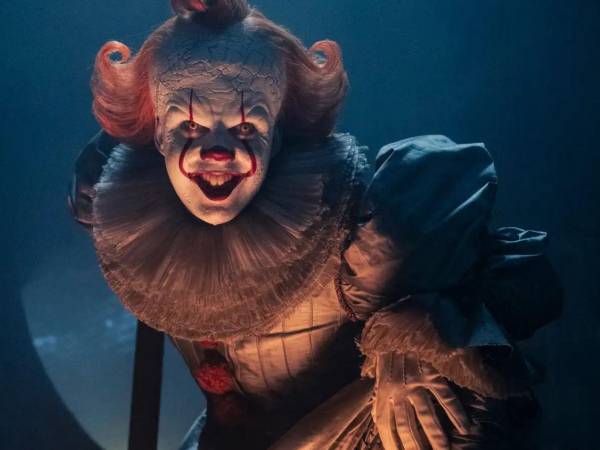 Jason Fuchs, coproductor ejecutivo elogia el trabajo del actor Bill Skarsgård detrás del payaso demonio y anticipa que “su actuación llega a lugares inesperados”.