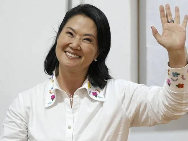 Keiko Fujimori gana elecciones en Perú por estrecho margen y llama al diálogo.