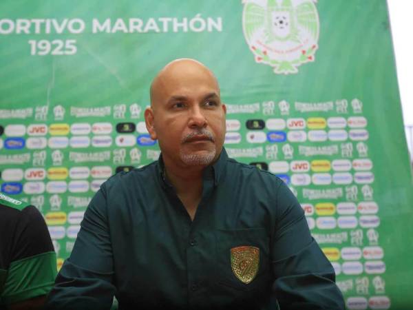 Orinson Amaya, presidente de Marathón, en la presentación de su entrenador Pablo Lavallén.