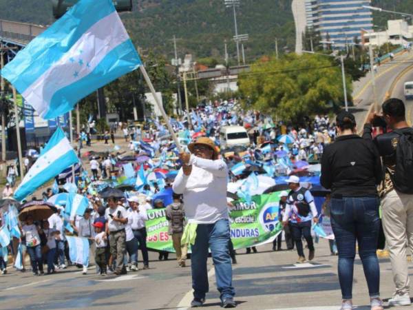 El 16 de agosto de 2025, iglesias Católicas y Evangélicas realizaron en Honduras una caminata por la paz y la democracia.