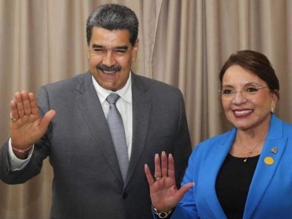 Xiomara Castro se solidarizó con Nicolás Maduro tras su captura por Estados Unidos.