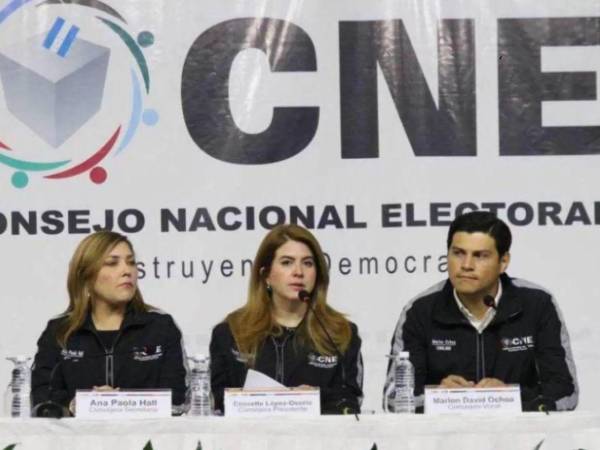 Ana Paola Hall y Cossette López fueron llamadas para testificar en contra de Marlon Ochoa durante su juicio político.