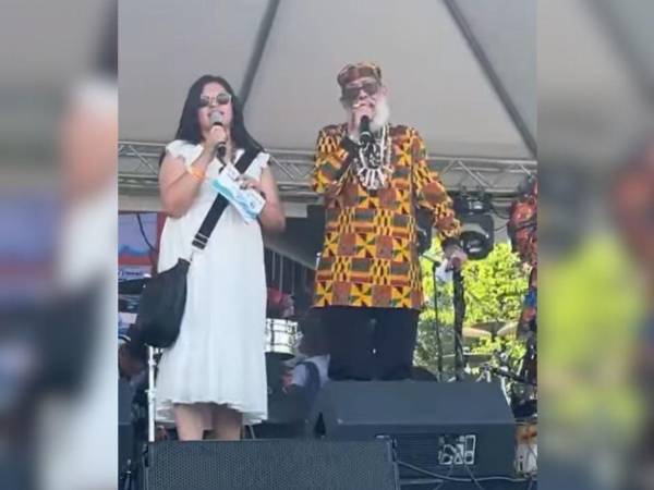 La cónsul Gilda Silvestrucci fue abucheada por hondureños en Houston.