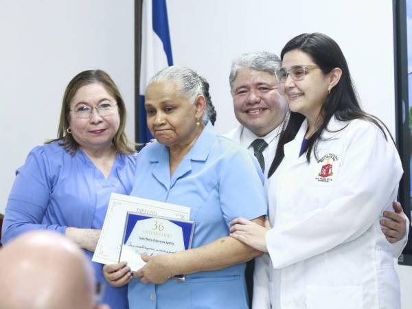 El hospital Mario Rivas celebró este viernes su 36 aniversario con una jornada que reunió a familiares de pacientes y personal de salud, para disfrutar de la música, el folclor y participar en la <a rel=noopener noreferrer href=https://www.laprensa.hn/sanpedro/comando-sur-estados-unidos-entrega-reconocimiento-mario-rivas-GD31674983 target=_blank>entrega de reconocimientos</a> a quienes han dedicado gran parte de sus vidas a servir a la población de la zona norte.