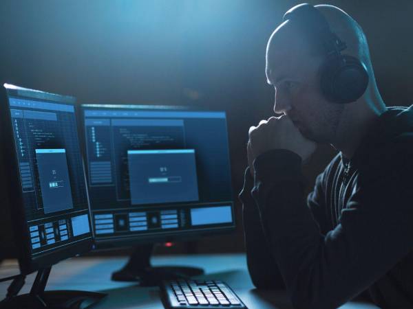 El gobierno de Nasry Asfura <b>ordenó la supresión de al menos 10 instituciones y secretarías</b> en su primer Consejo de Ministros, como parte de la reestructuración del Estado. Una de ellas fue la Secretaría de Planificación. Investigaciones detallan que desde esa entidad se hacía espionaje.