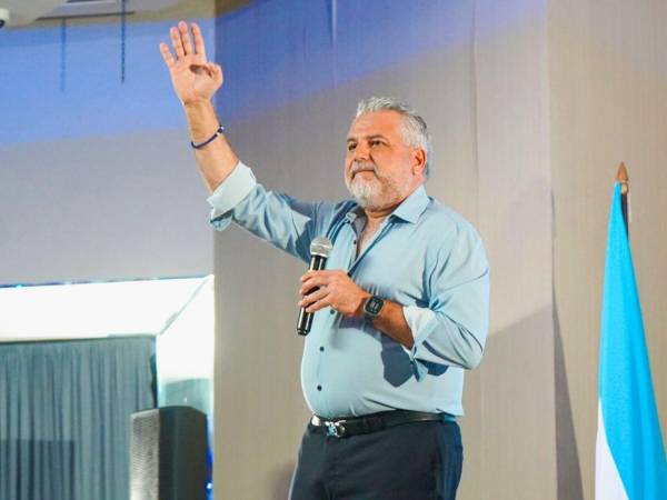 Ante el actual abandono municipal al sector cultural y artístico en la ciudad, el candidato Junior Burbara propone tres pilares: la reactivación cultural, el impulso al deporte y la protección del medio ambiente.