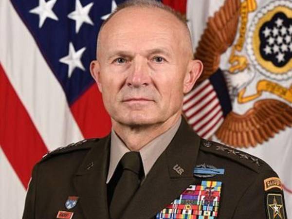 Fotografía tomada de la cuenta oficial en la red social X @9hvxim que muestra al jefe del Estado Mayor de Estados Unidos, Randy George.