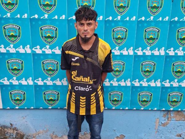 Momentos de la captura de Óscar Alexander Paredes Hernández, de 28 años, conocido con el alias “El Chino”.