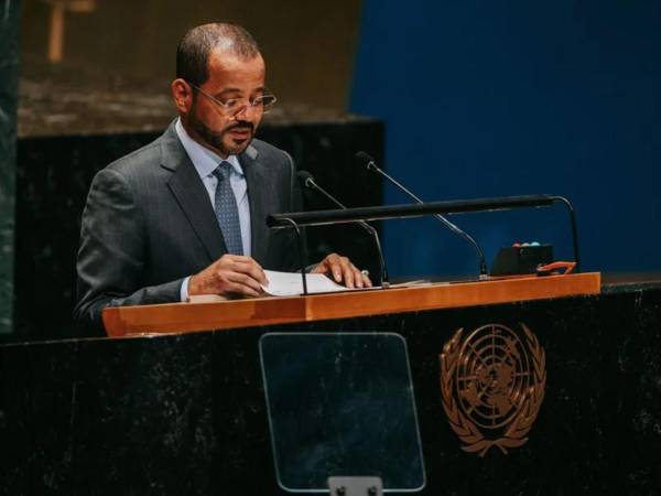 El ministro de Asuntos Exteriores de Omán, Badr al-Busaidi.
