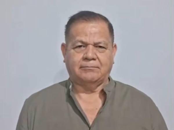 Romeo Vásquez está prófugo desde marzo de 2025 por acusaciones de asesinato tras el golpe de Estado de 2009.