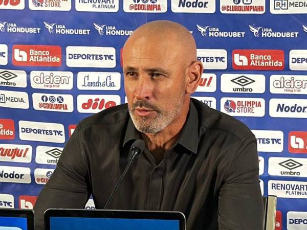 Eduardo Espinel en conferencia de prensa luego del partido ante el Real España.