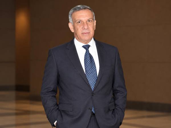 Para el exgerente de la Enee, José Manuel Arriaga Yacamán la prioridad de la empresa estatal debe ser la profesionalización de quienes la administran, en la búsqueda de una mayor eficiencia operativa.