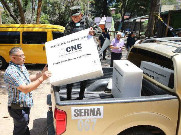 Los elementos de las Fuerzas Armadas son los encargados del traslado del material electoral.