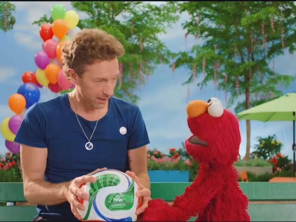 Chris Martin y Elmo