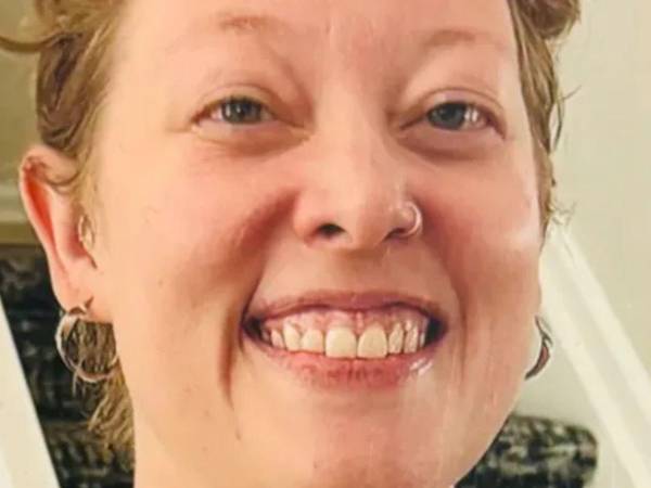 Renee Nicole Good, madre de tres hijos y recién llegada a Minneapolis, fue abatida por un agente del ICE mientras regresaba de dejar a su hijo menor en la escuela. Era cristiana, poeta y escritora. ICE dice que disparó en defensa propia.