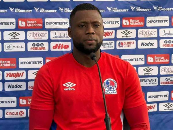 Yustin Arboleda en conferencia de prensa previo al inicio de las triangulares del Apertura 2025.