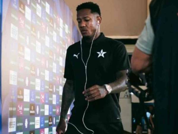 Romell Quioto no la pasa bien con el Al Najma de Arabia Saudita.