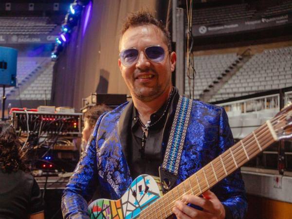 El cantautor hondureño Polache suma un nuevo logro a su trayectoria: su inclusión en la prestigiosa lista “Los Más Creativos” de Forbes Centroamérica, un reconocimiento que destaca a los artistas que están transformando la escena cultural regional con propuestas auténticas, innovadoras y de impacto.