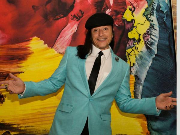 El cantante Elvis Crespo posa durante una entrevista con EFE este 18 de septiembre de 2025, en Washington (Estados Unidos).