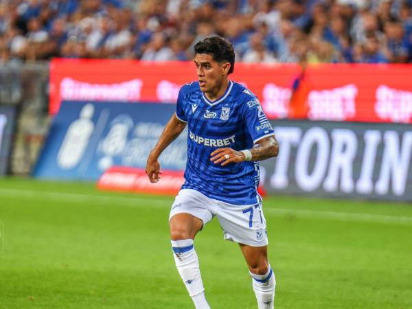 Luis Palma jugando con el Lech Poznań.