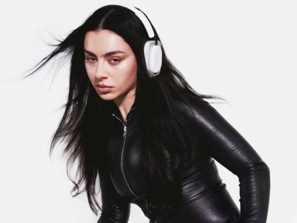El anuncio de 'Music, Fashion, Film' llega después de que la artista generara gran expectación este sábado en Londres
