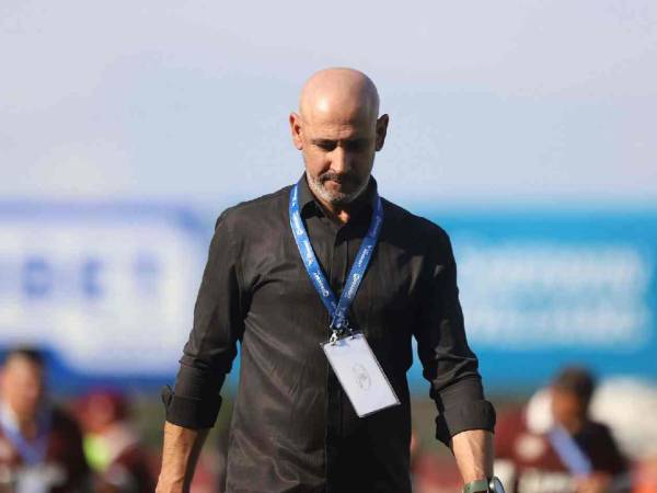 Eduardo Espinel tras la derrota del Olimpia ante el Marathón.