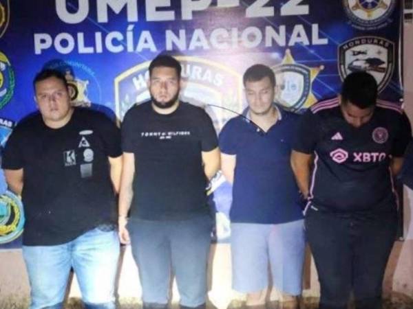 Hombres detenidos en Ceibita, Quimistán, Santa Bárbara.