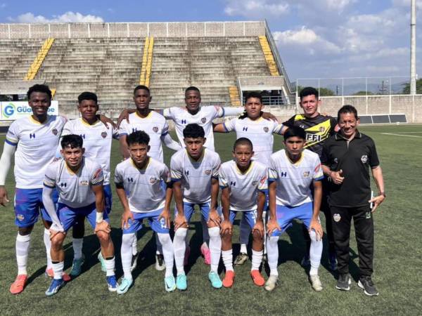 Tres equipos del Ascenso han enviado solicitud para poder ser invitado a jugar en la primera división del fútbol de Honduras.