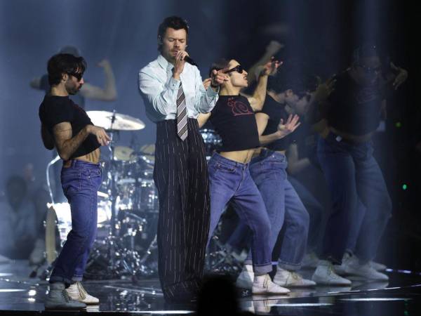 Harry Styles durante una actuación en Mánchester, Reino Unido.